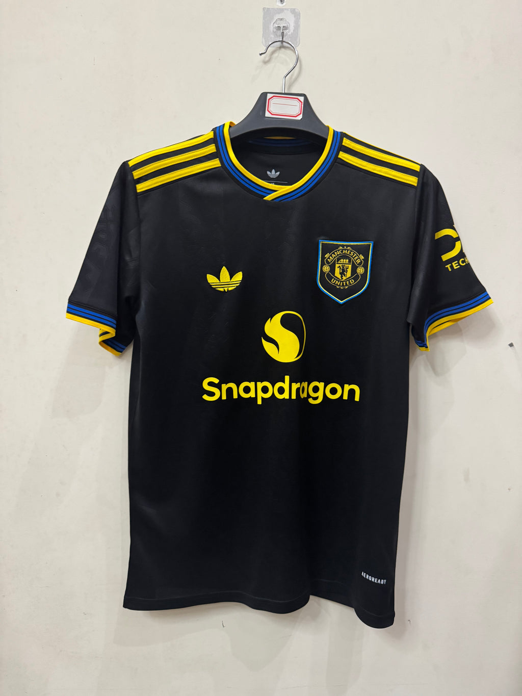 Manchester United 2024/25 Away Jersey – Adidas Fan Edition