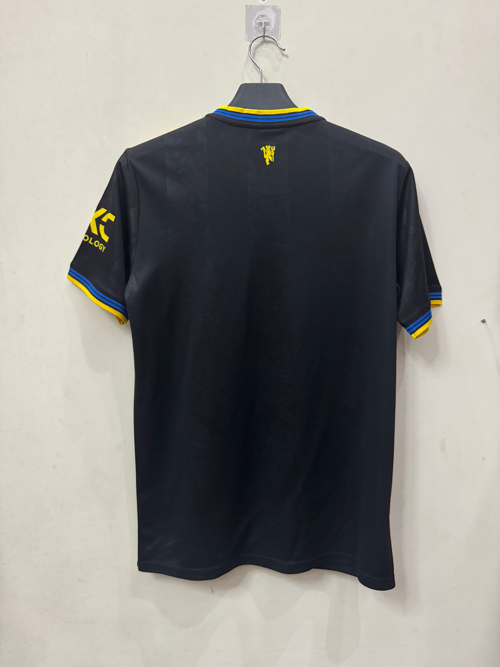 Manchester United 2024/25 Away Jersey – Adidas Fan Edition